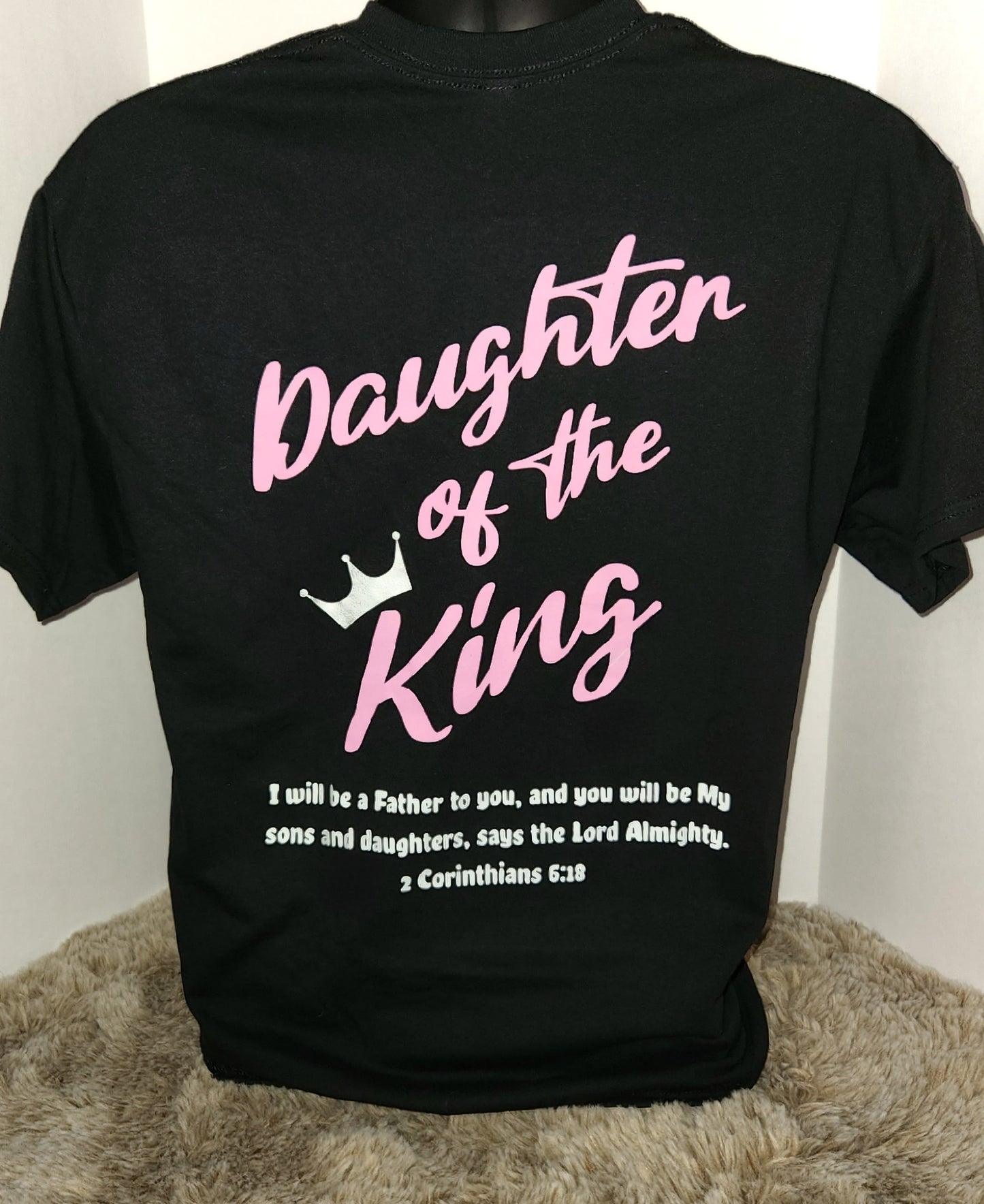 "DAUGHTER OF THE KING" T-Shirt